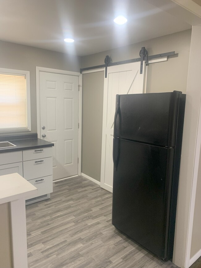 Photo - 1154 S Arthur St