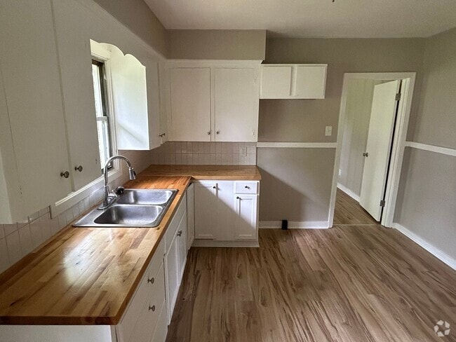 Building Photo - remodeled 3 bedroom 1 bath home for rent i...