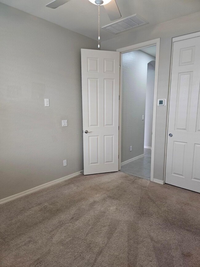 Photo - 15092 W Portland St