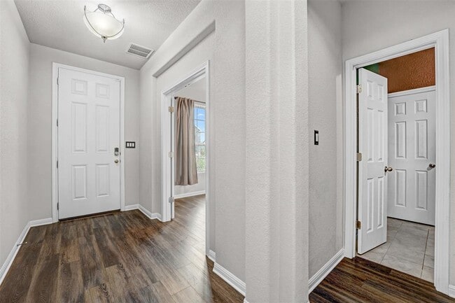 Photo - 6709 Golden Bough Ln