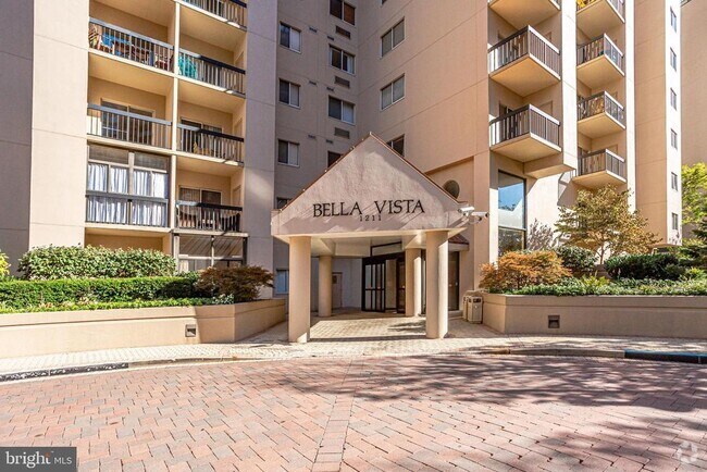 Building Photo - 1211 S Eads St Unit 311 Rental