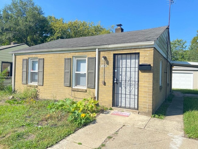 Building Photo - 2 Bedroom In Gary Rental