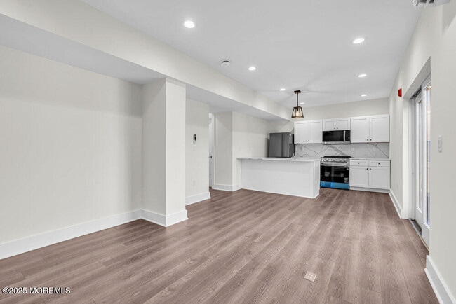 Building Photo - 700 1st Ave Unit B2 Rental