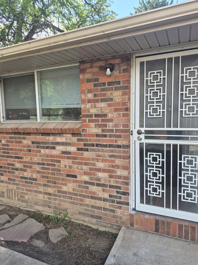Photo - 1299 S Coffman St