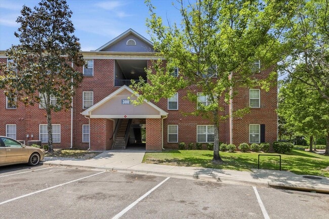 Building Photo - 3000 S Adams St Unit 338