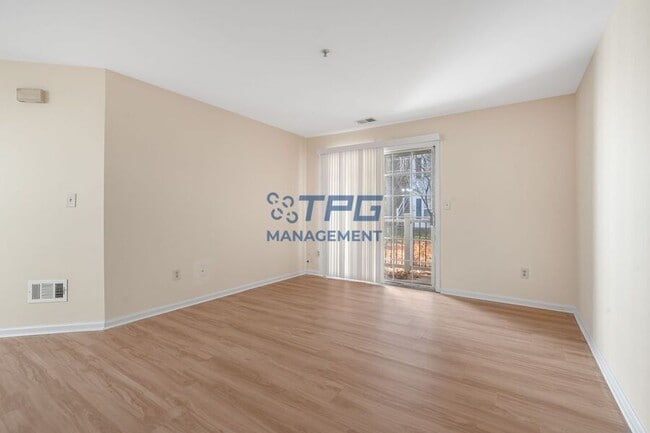 Photo - 414 Waterford Dr