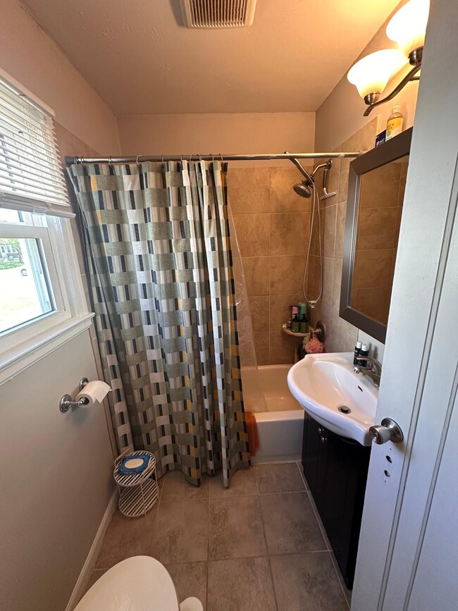 Photo - 707 11th Ave NE