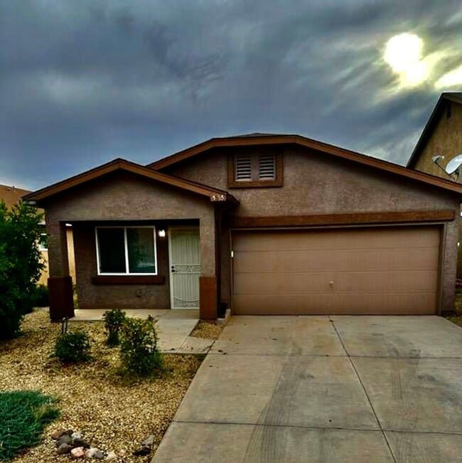 Building Photo - 5095 Kensington Way