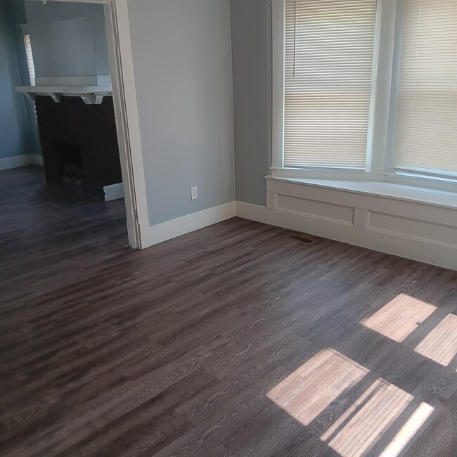 Photo - 613 N 39th St