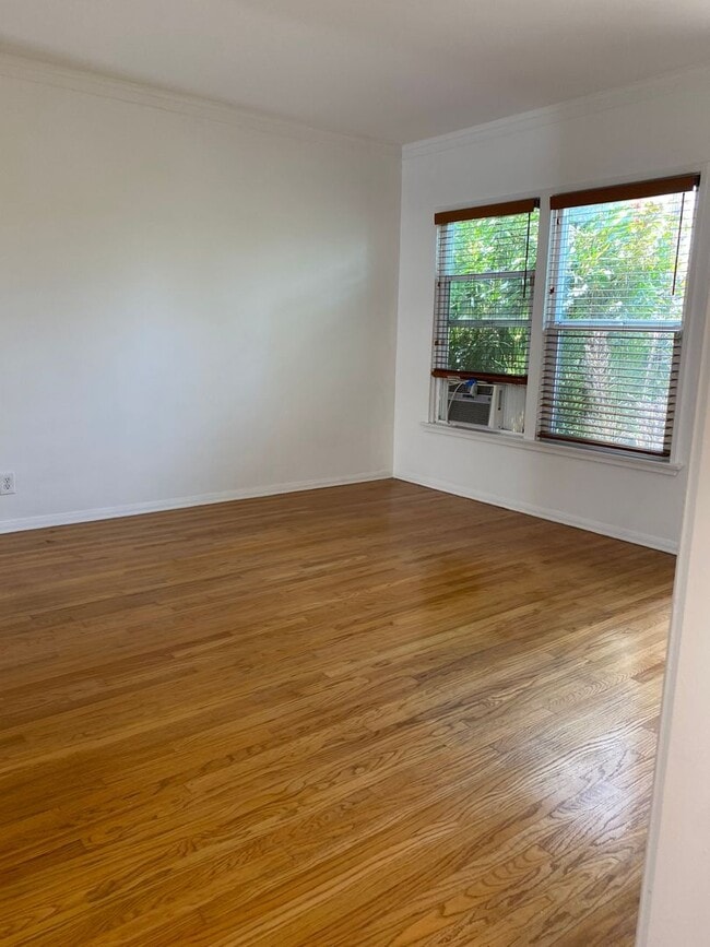 Photo - 2406 Grandview Ave Unit 01