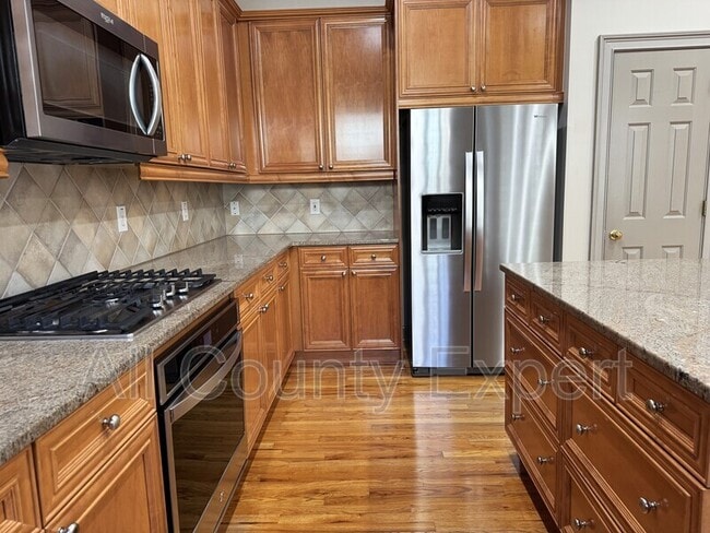 Photo - 3006 Riverstone Tr