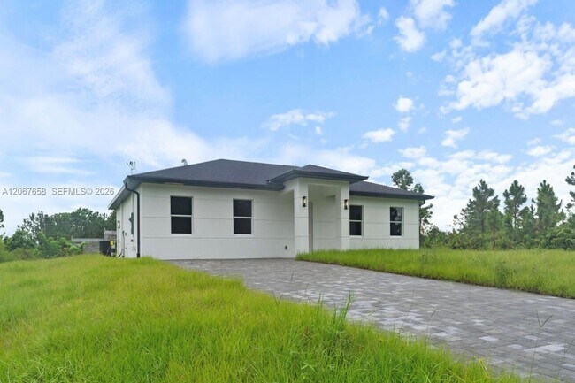 710 Peacock Ave