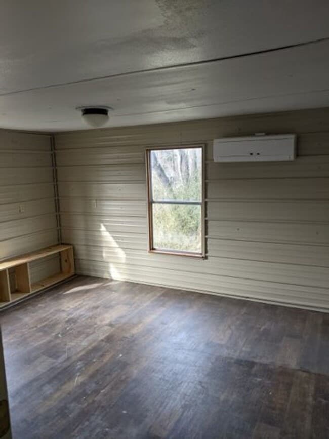 Photo - Come take a look at this 2-bedroom 1-bathroom in New Blaine.