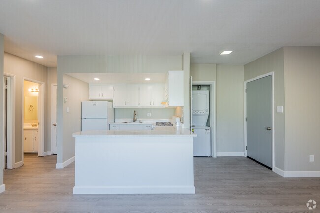 1BR, 1BA - Magnolia Court Apartments