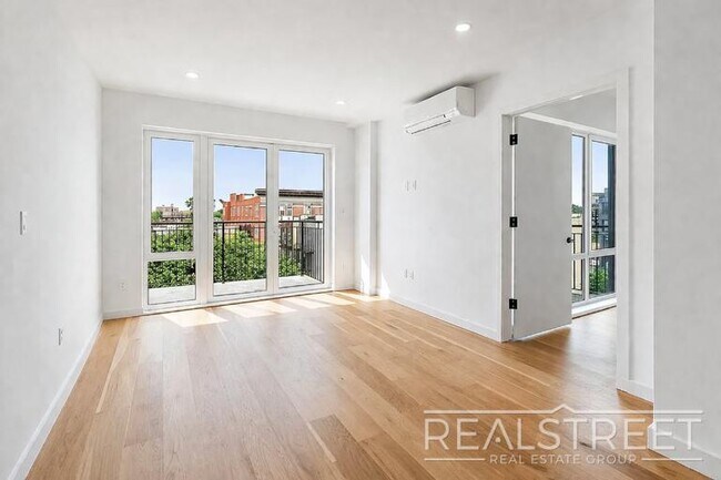 Photo - Rogers Avenue Unit 602