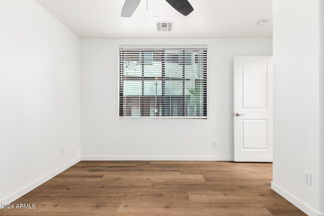 Photo - 330 S Farmer Ave