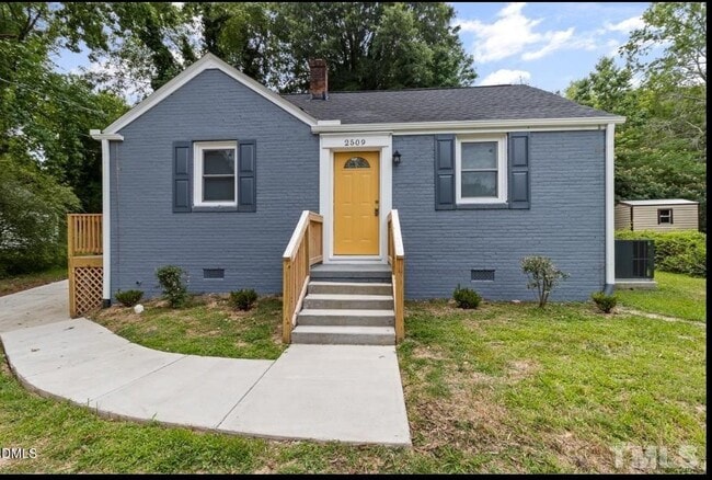 Building Photo - 2509 White Oak Ave