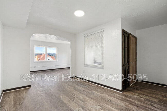 Photo - 144-144 W 9th Ave Unit 2