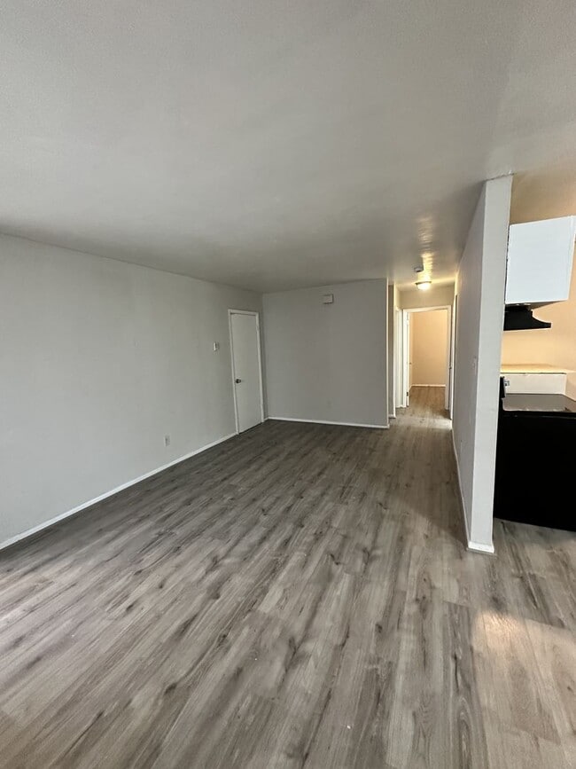 Photo - 635 W 26th St Unit 01