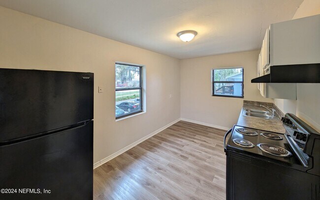 Photo - 1206 Glencoe St