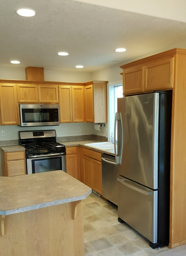 Photo - 5538 Murray St SE