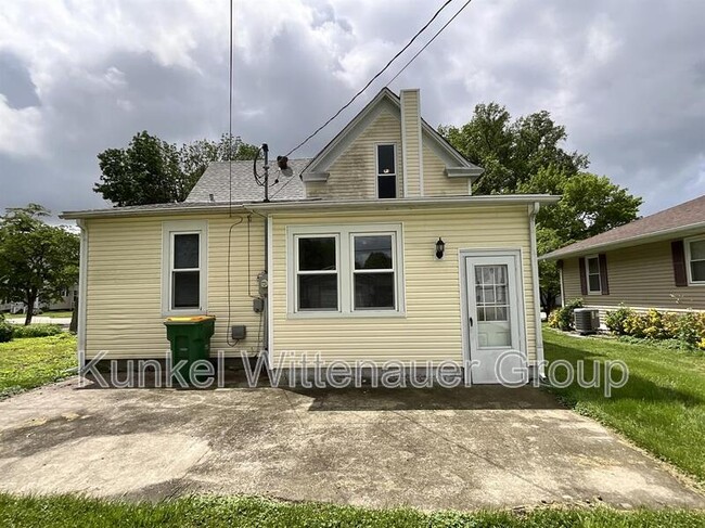 Photo - 310 E Washington St