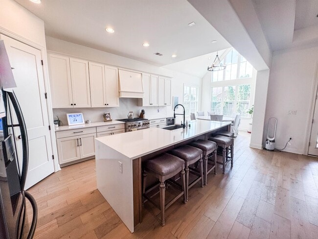 Photo - 621 Covington Walk Ln S