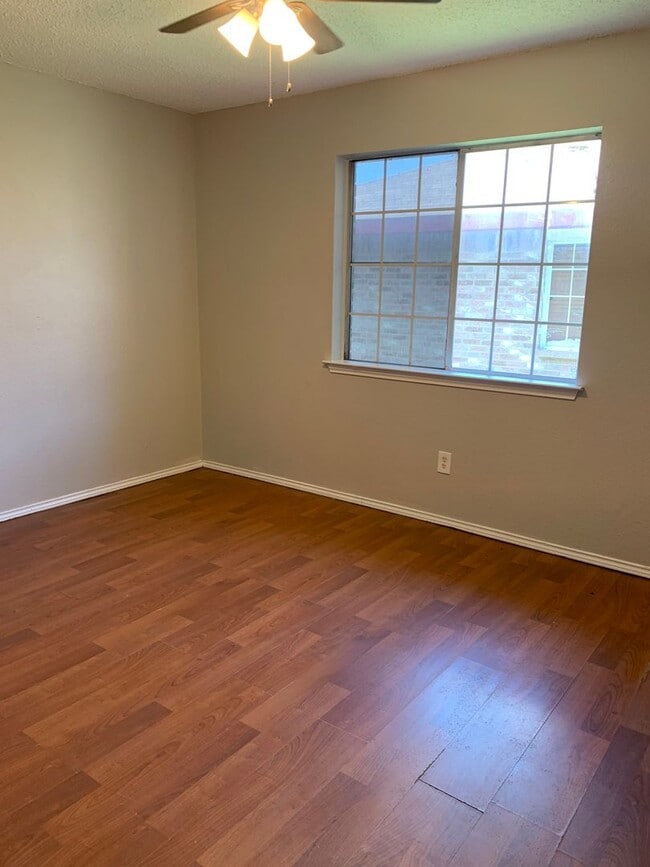 Photo - 4427 Las Haciendas Dr