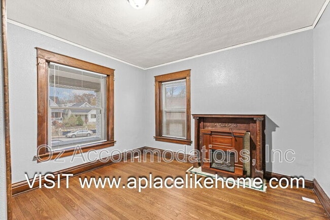 Photo - 3523 St John Ave