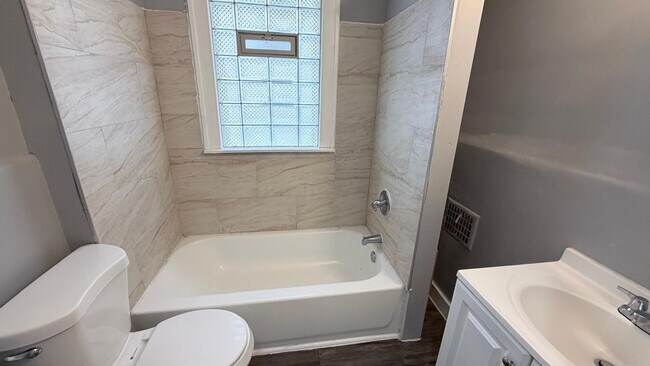 Photo - 4667 Beniteau St