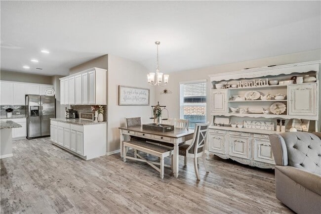 Photo - 409 Lewisville Ln