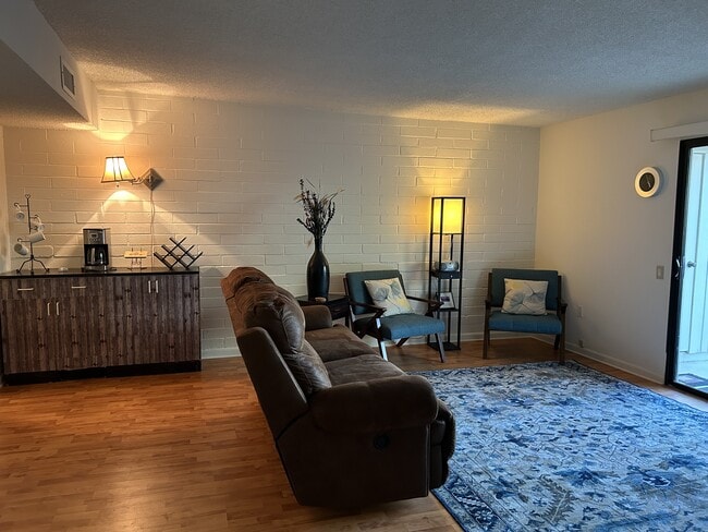 Photo - 230 N Calle Acuarela