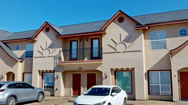 Photo - 301 Nimitz St