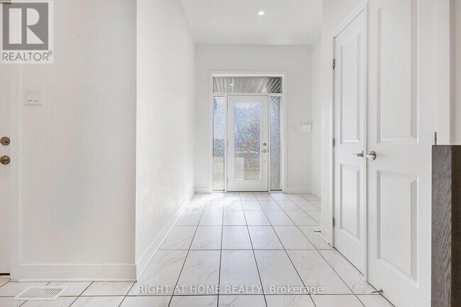 Photo - 500 Triangle St