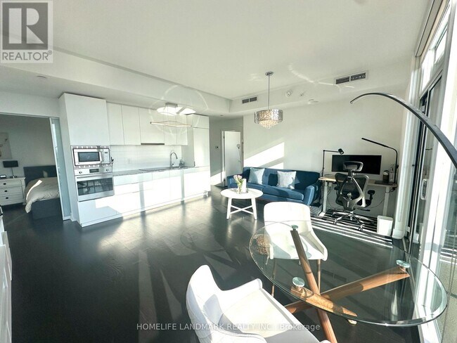 Photo - 955 Bay St. Unit 3113