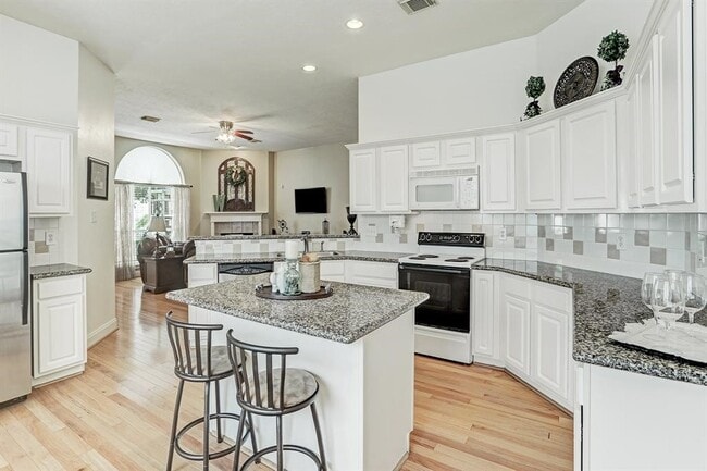 Photo - 907 Norfolk Dr