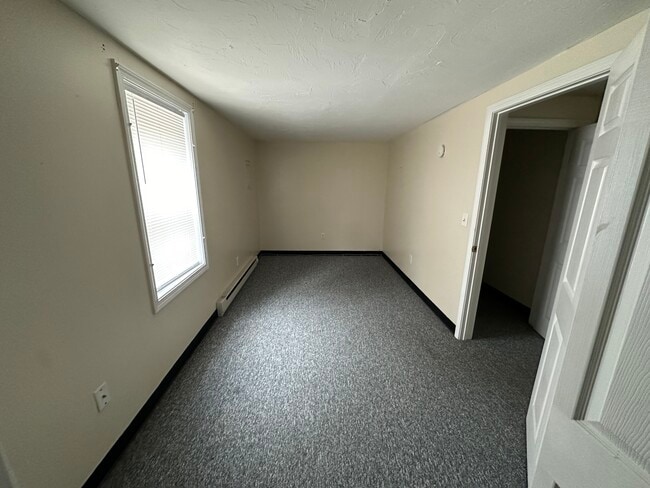 Small bedroom - 216 Rumford St Unit 216 Rumford