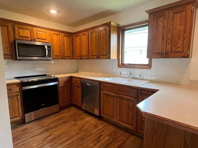 Photo - 3 Bed / 2 Bath in heart of Springfield