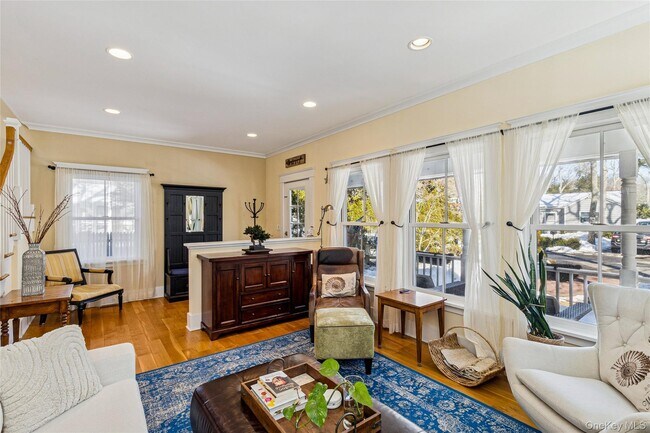 Photo - 38 Baycrest Ave