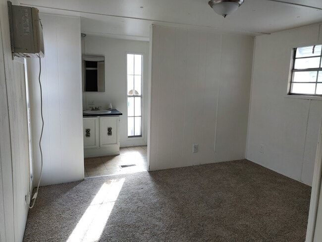 Photo - 2627 S Lamb Blvd