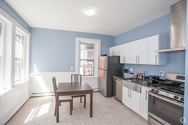 Building Photo - 136 Columbia St Rental
