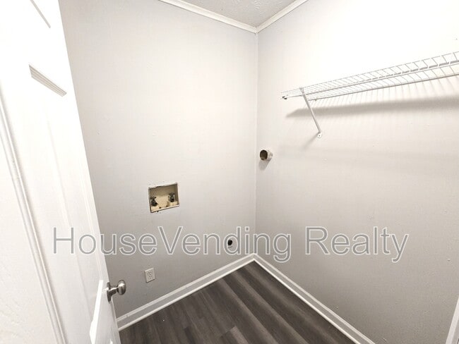 Photo - 1905 Meadowview Ln