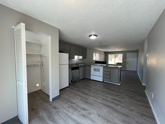 Photo - Country Rambler