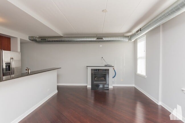 Photo - 3550 W Montrose Ave Unidad 303