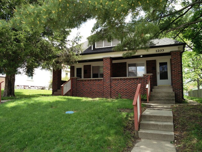 Photo - 1203 Evison St