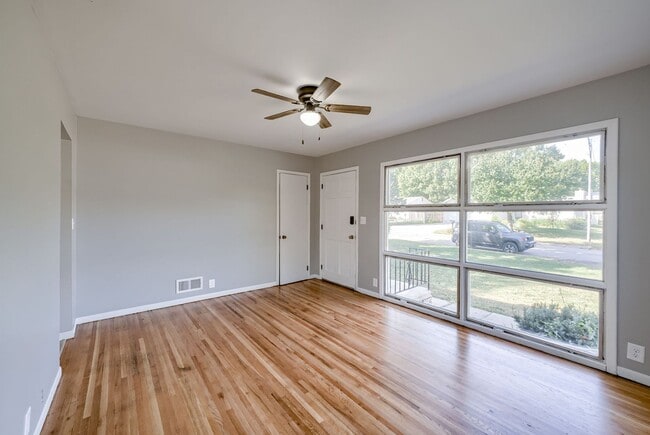 Photo - 2 Bedroom With Oversized Garage & Prime Location Near 90th & Blondo!!