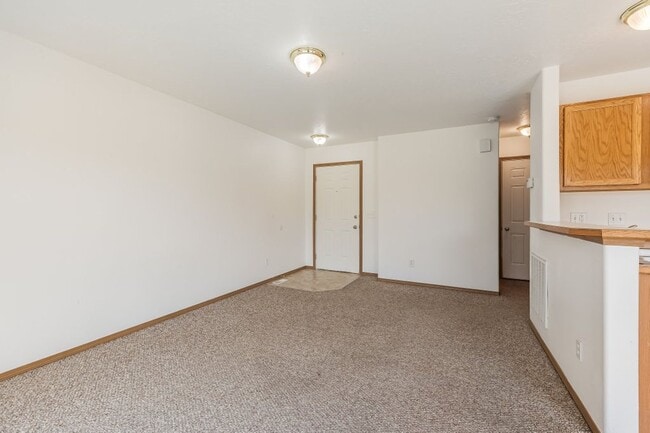 Photo - 3 bed 2 bath duplex with sprinkler system