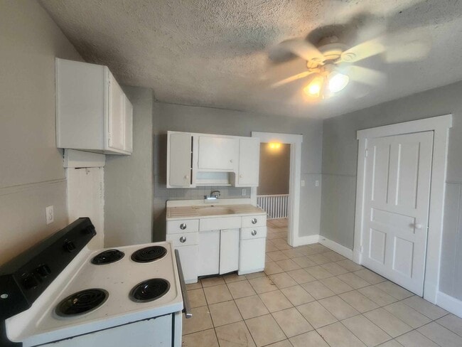 Building Photo - 316 Richmond Ave Unit 316.5 Richmond Avenue