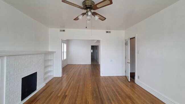 Photo - 2446 N Rutherford Ave Unit 2