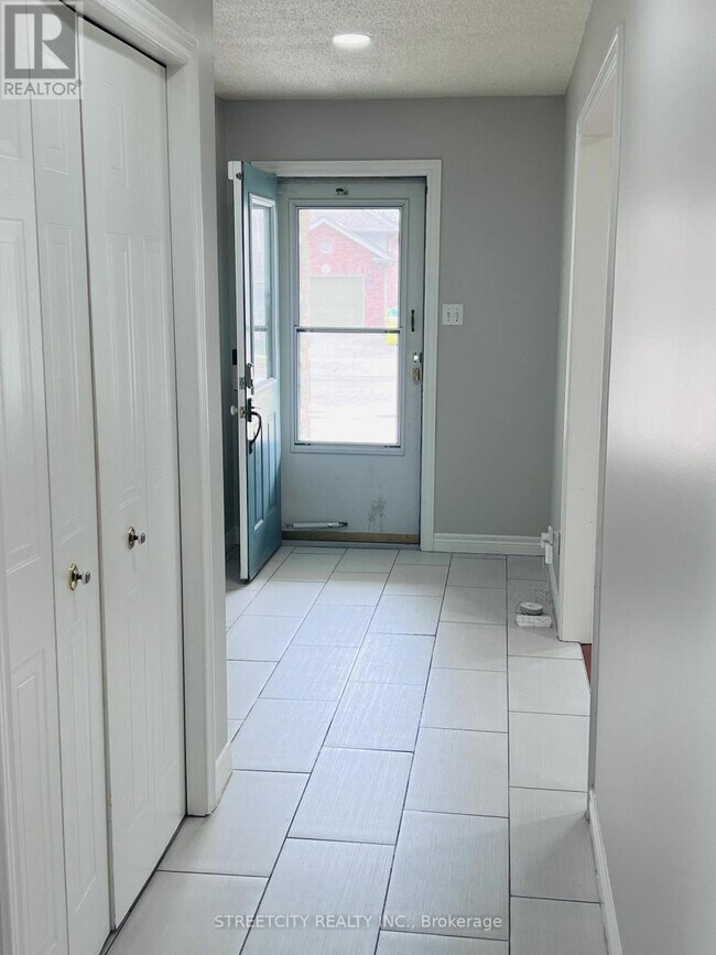 Photo - 1279 Aldersbrook Rd